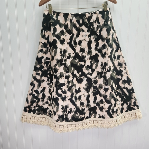 H&M A-Line Skirt Camouflage Print Midi Skirt With A Fringe Trim Size 8 - Picture 8 of 12